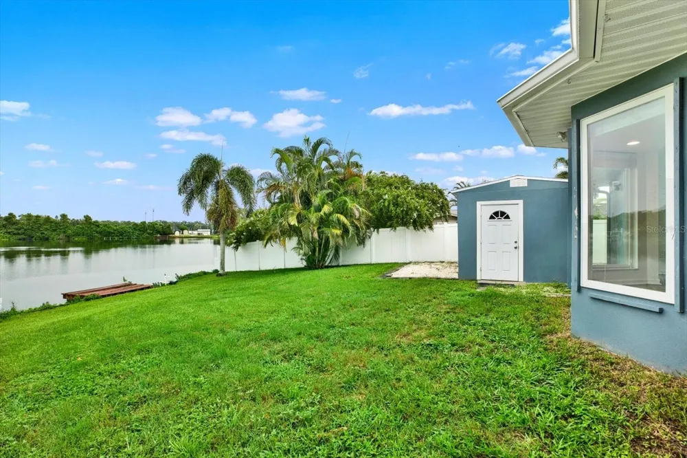 5995 BLOSSOM LAKE DRIVE Seminole, FL 33772