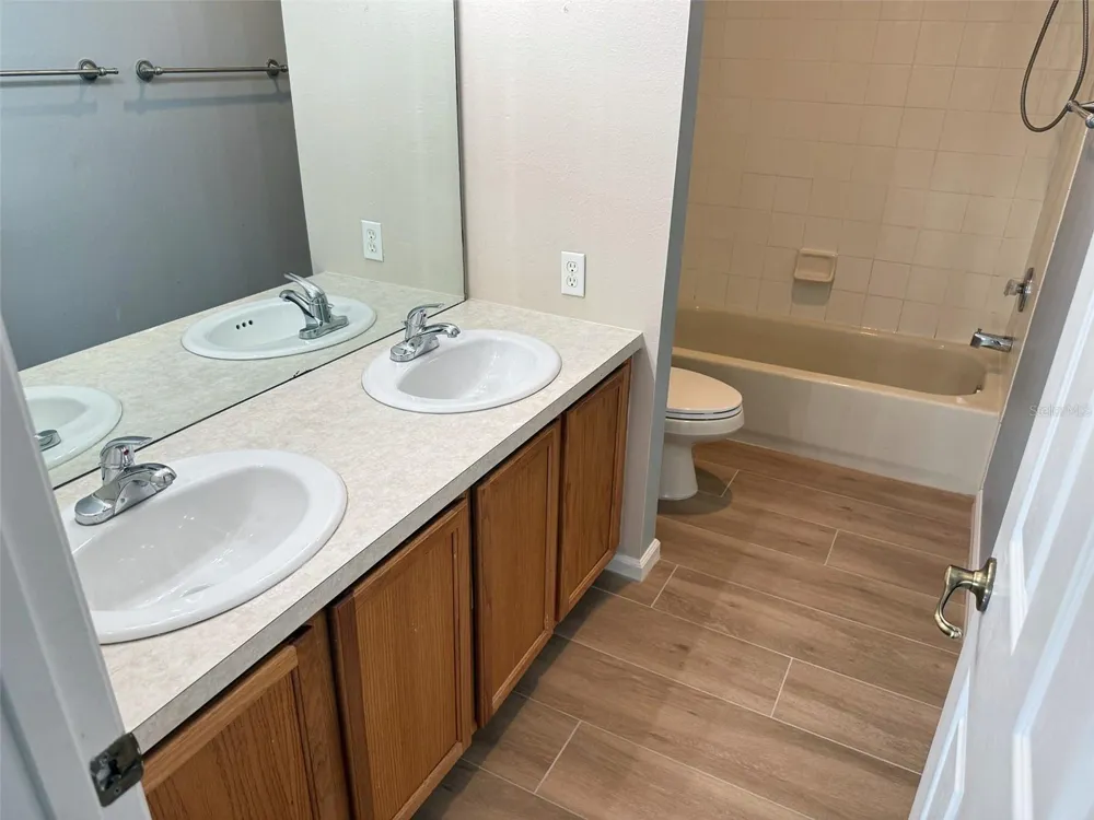2361 MID PINE COURT Oviedo, FL 32765