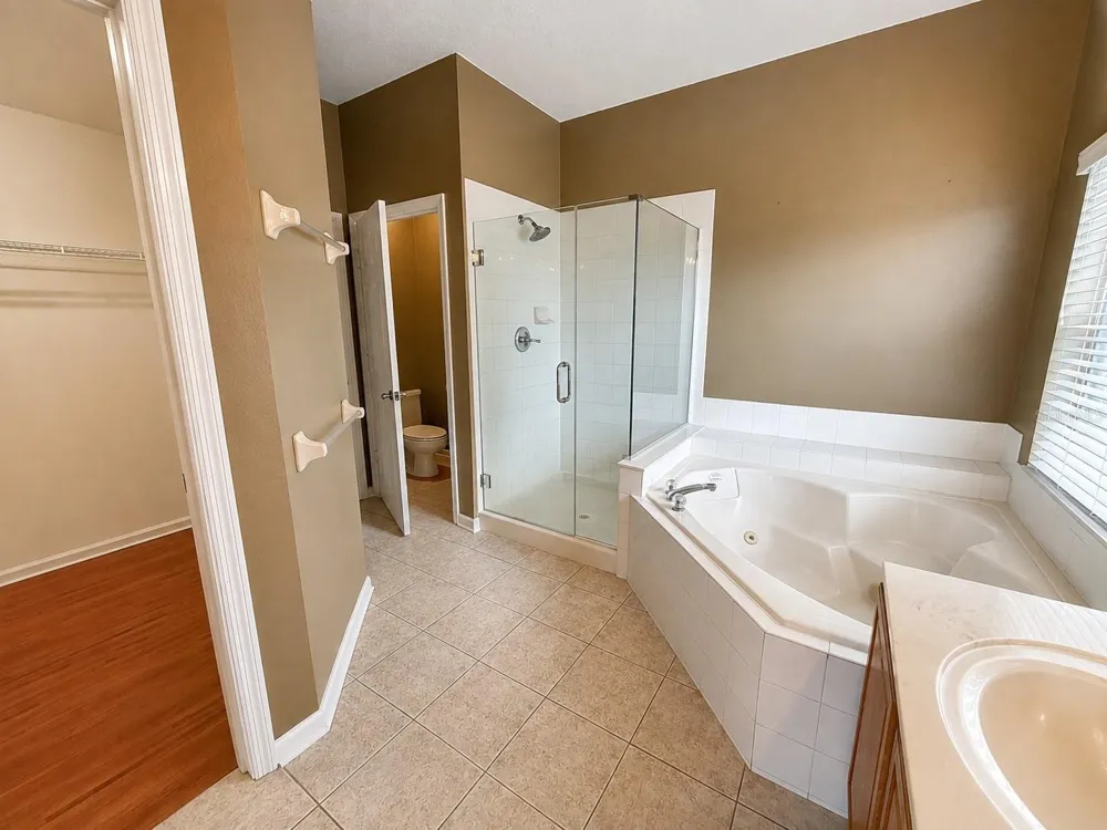 2361 MID PINE COURT Oviedo, FL 32765