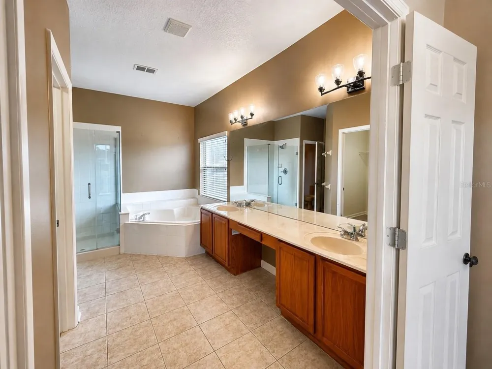 2361 MID PINE COURT Oviedo, FL 32765