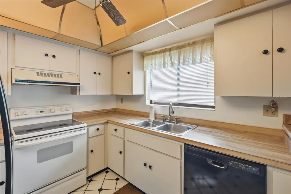 3500 EL CONQUISTADOR PARKWAY #332 Bradenton, FL 34210