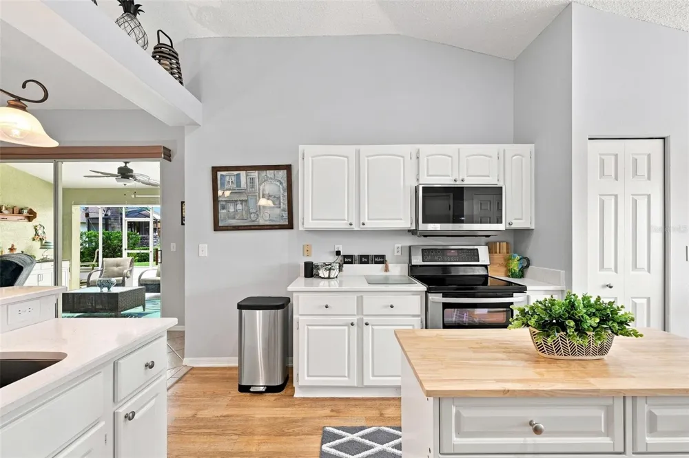 2242 W DEL WEBB BOULEVARD Sun City Center, FL 33573