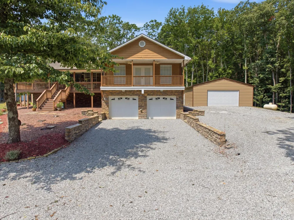 274 Greenwood Lane Pikeville, TN 37367