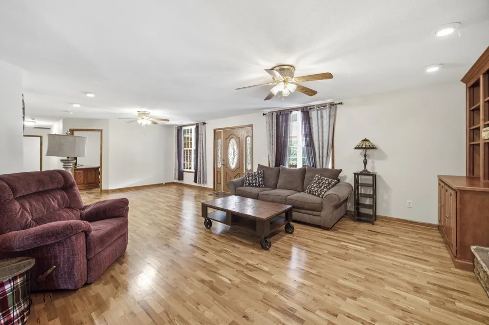 274 Greenwood Lane Pikeville, TN 37367
