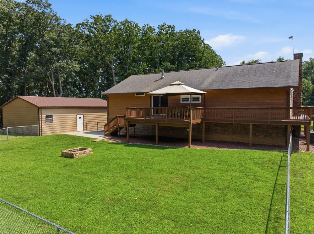 274 Greenwood Lane Pikeville, TN 37367