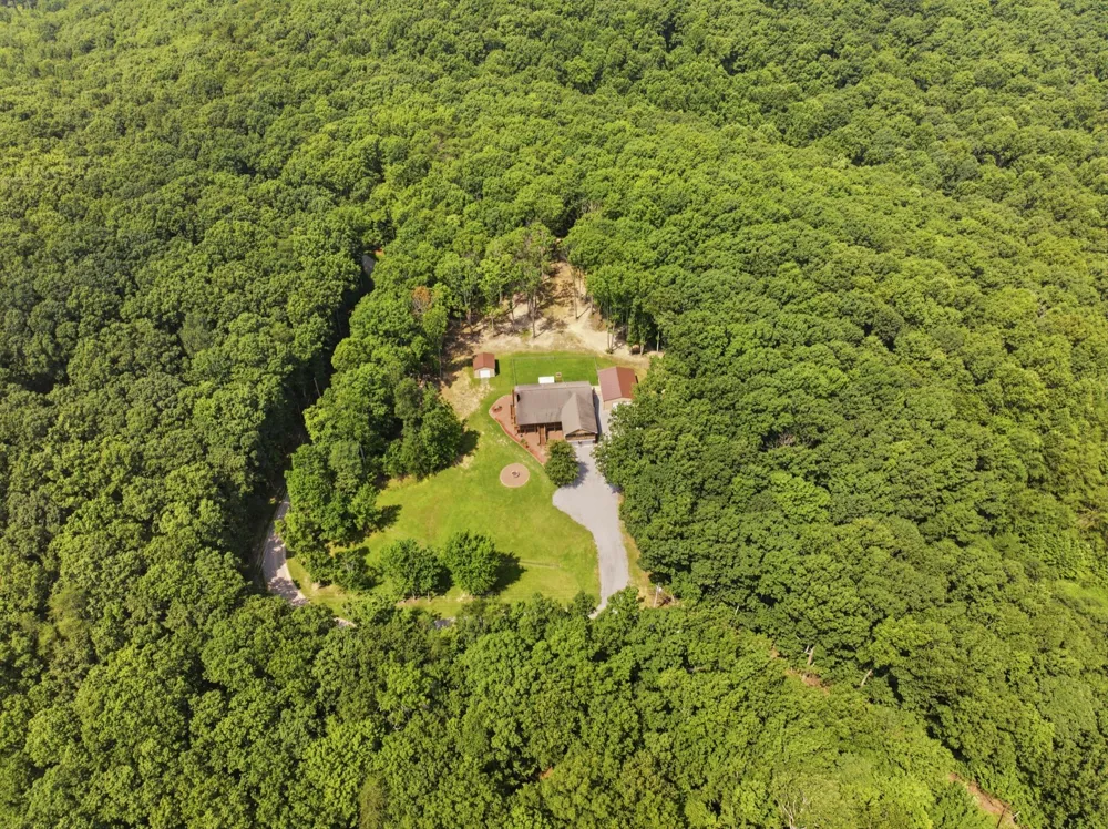 274 Greenwood Lane Pikeville, TN 37367