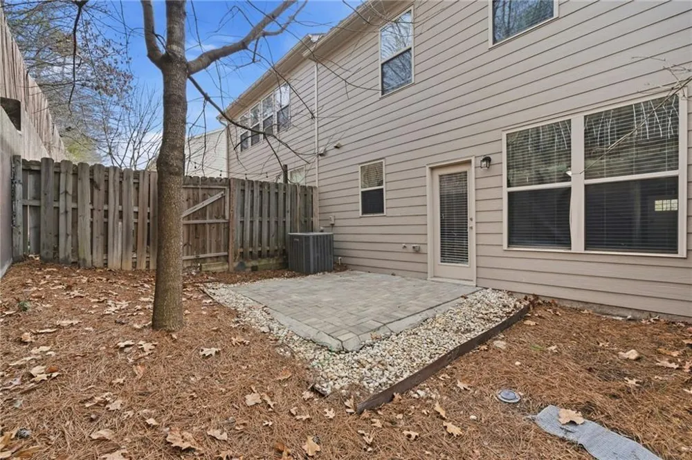 1697 Paxton Lane SW Lilburn, GA 30047