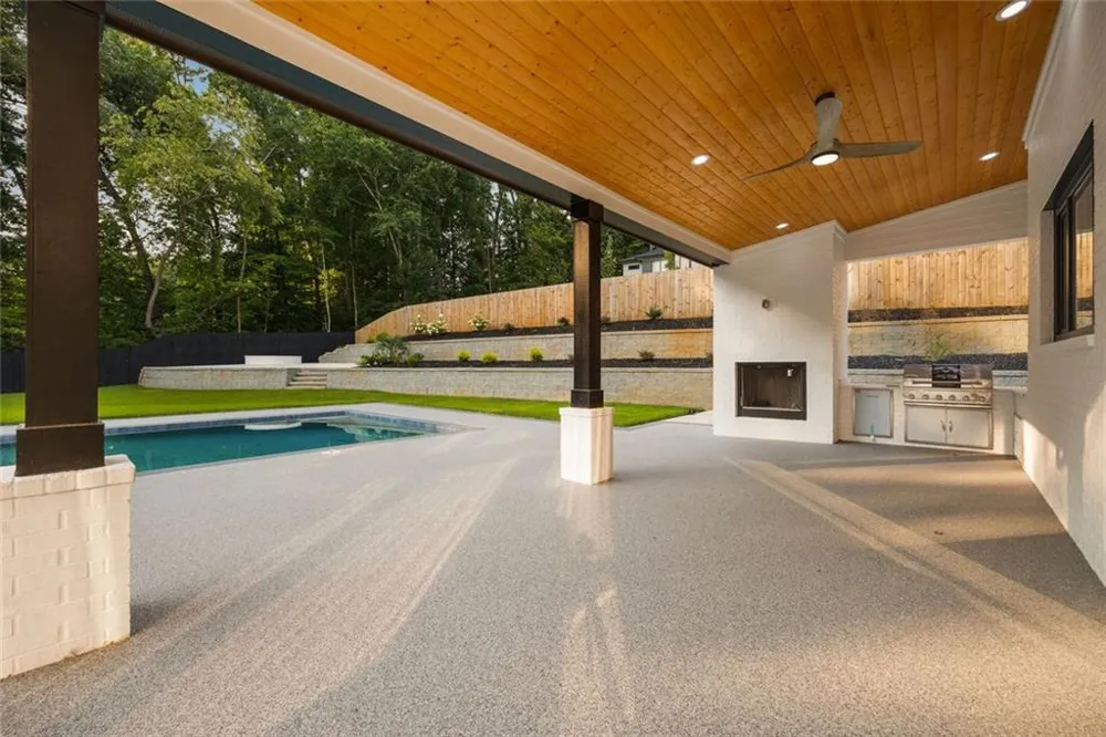 816 Riverside Road Sugar Hill, GA 30518