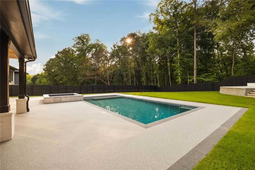 816 Riverside Road Sugar Hill, GA 30518