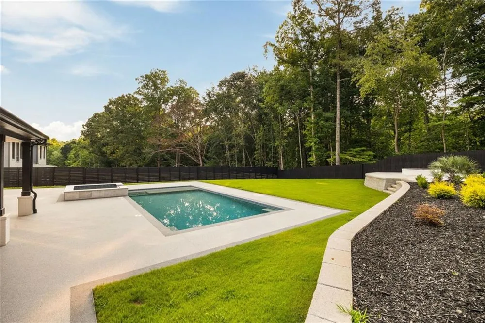 816 Riverside Road Sugar Hill, GA 30518