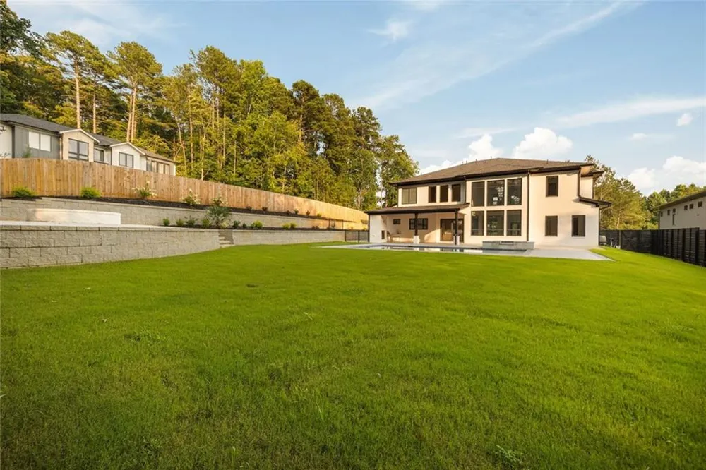 816 Riverside Road Sugar Hill, GA 30518