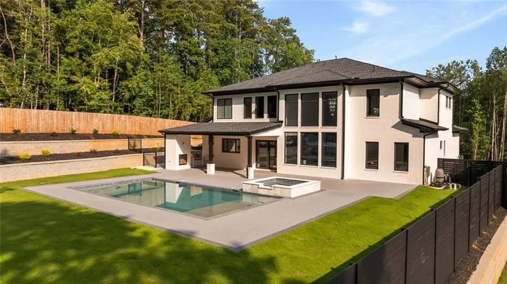 816 Riverside Road Sugar Hill, GA 30518