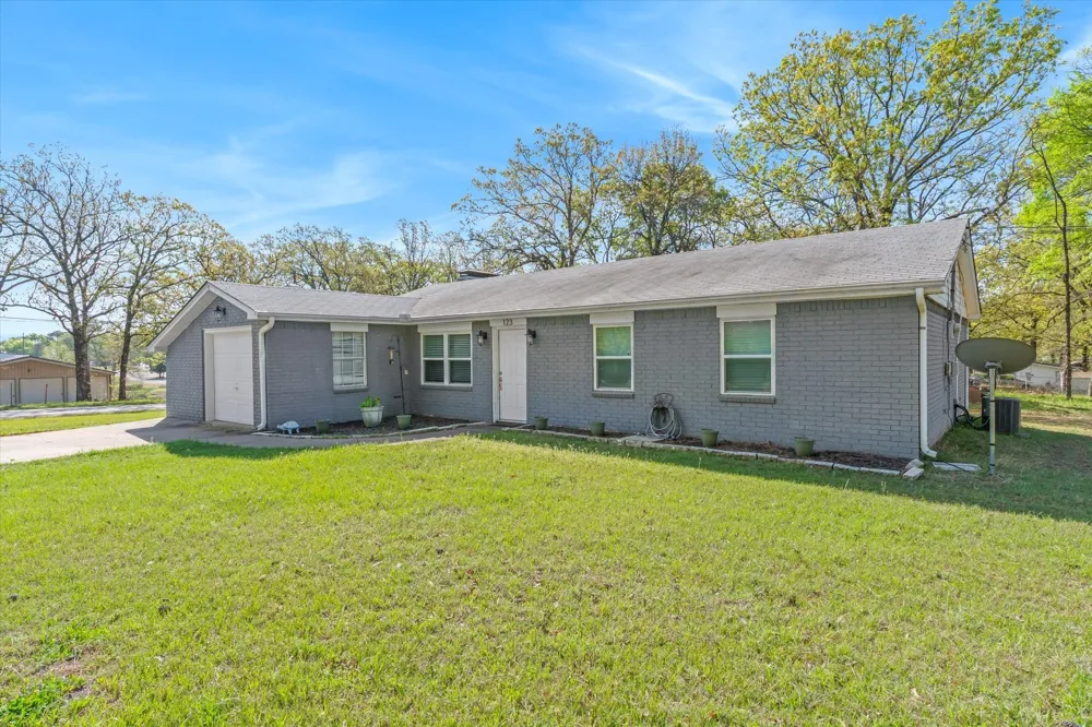 123 Harmon Road Gun Barrel City, TX 75156