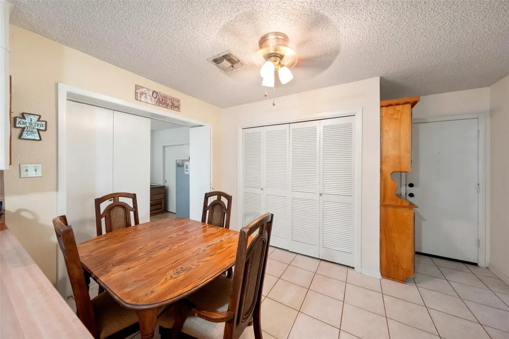 25739 Old Howth Road Hempstead, TX 77445