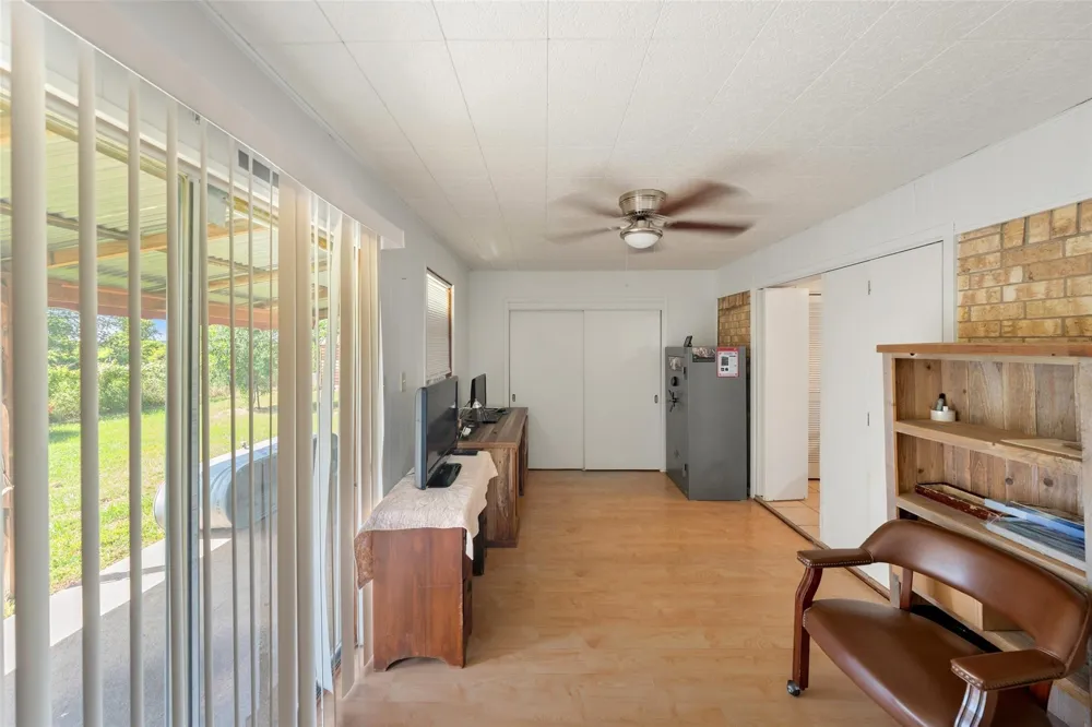 25739 Old Howth Road Hempstead, TX 77445