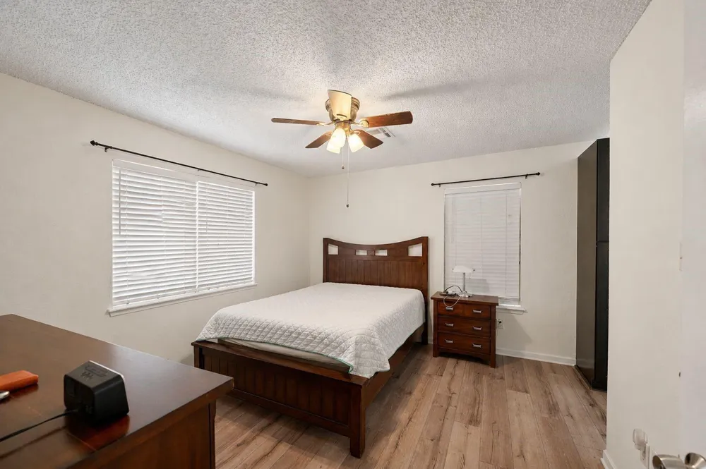 25739 Old Howth Road Hempstead, TX 77445