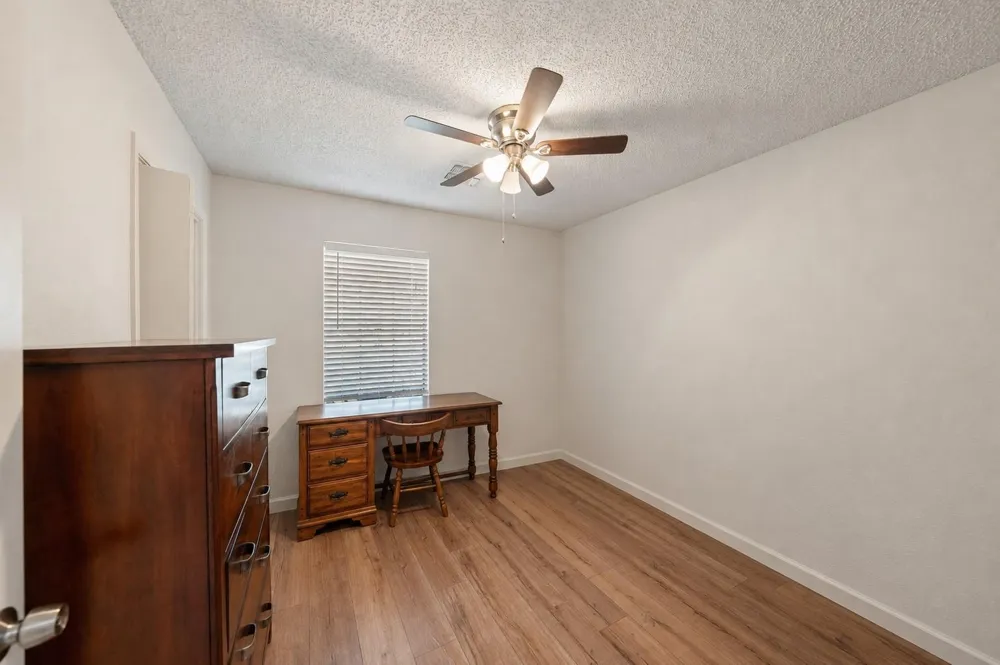 25739 Old Howth Road Hempstead, TX 77445