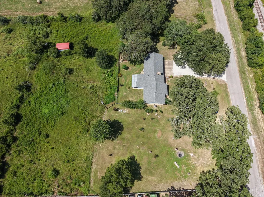 25739 Old Howth Road Hempstead, TX 77445