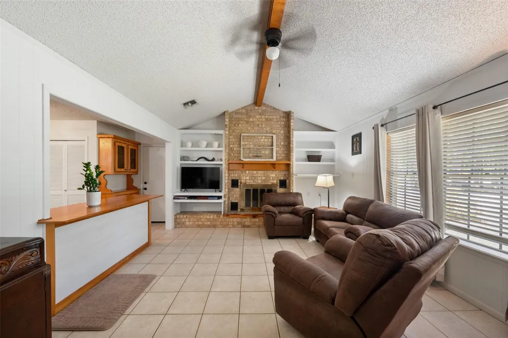 25739 Old Howth Road Hempstead, TX 77445
