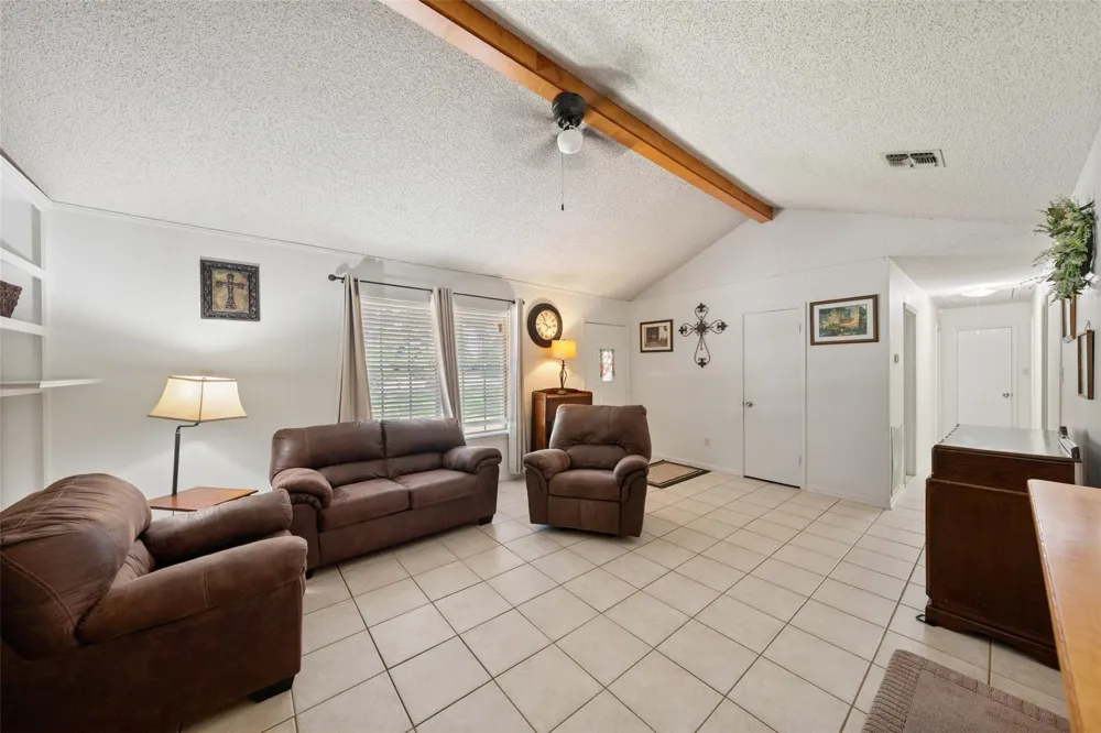 25739 Old Howth Road Hempstead, TX 77445