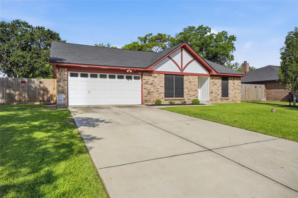 4850 Kentington Drive Alvin, TX 77511