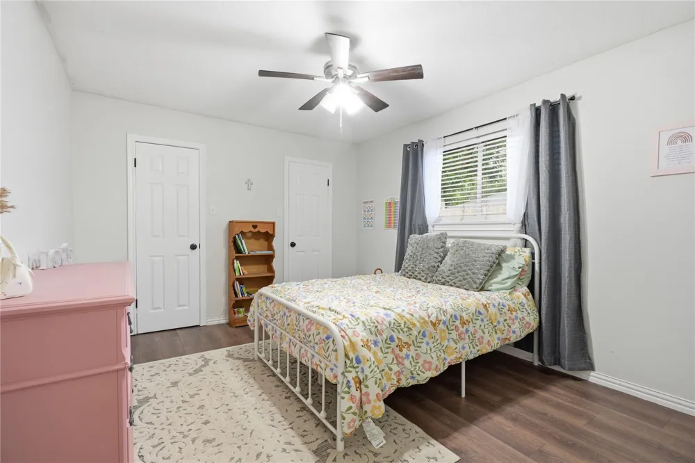 4850 Kentington Drive Alvin, TX 77511