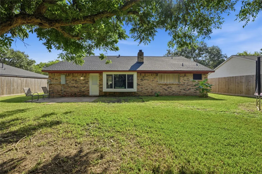 4850 Kentington Drive Alvin, TX 77511