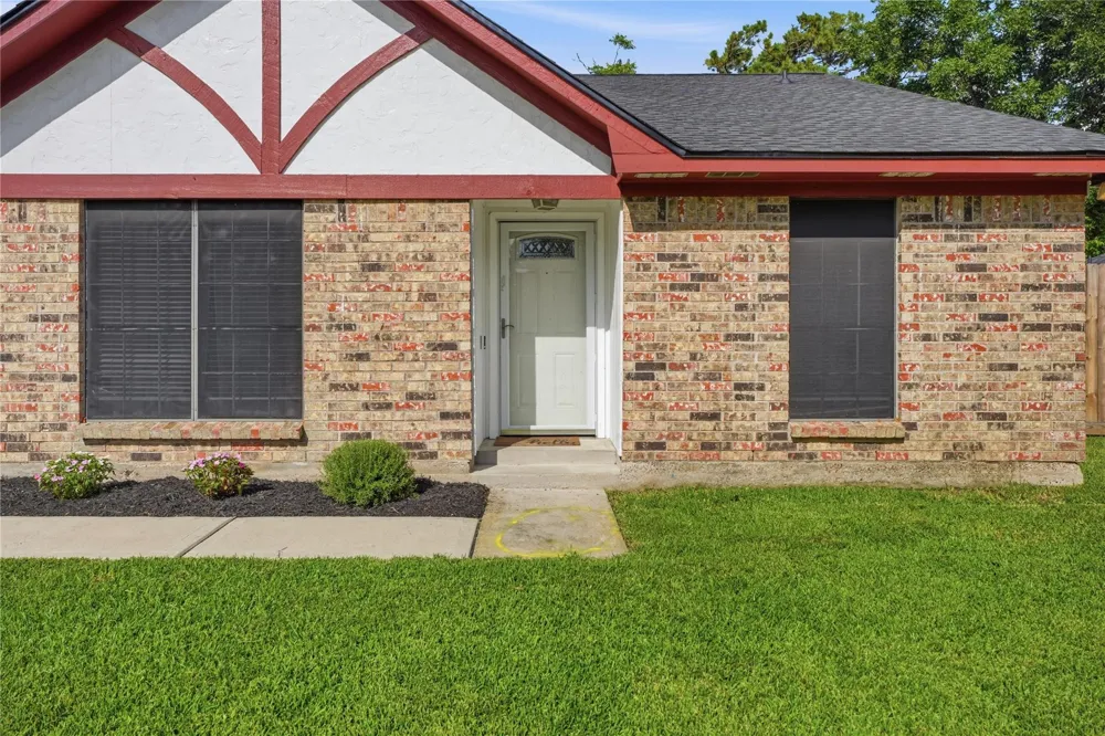 4850 Kentington Drive Alvin, TX 77511