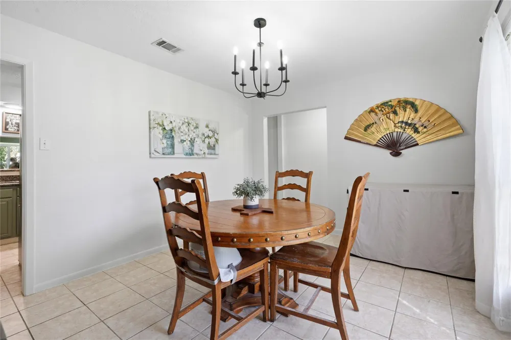 4850 Kentington Drive Alvin, TX 77511