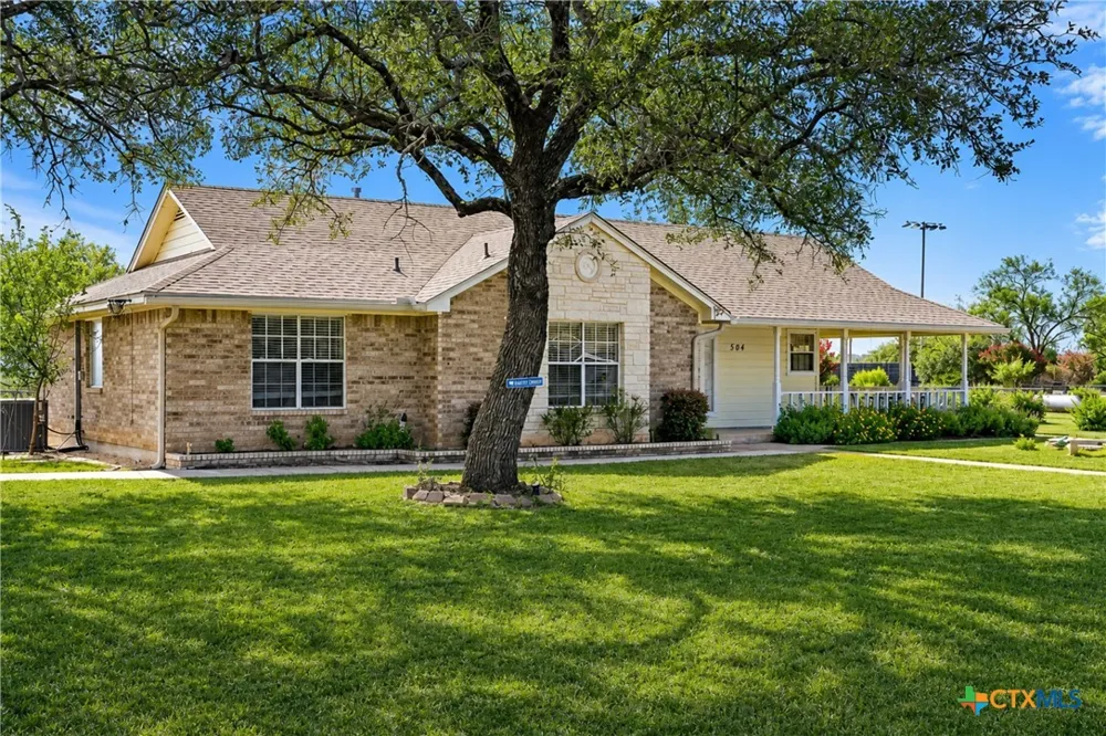 504 Ave N Johnson City, TX 78636