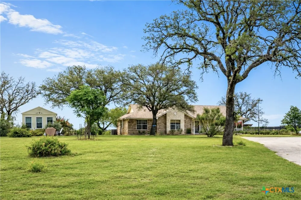 504 Ave N Johnson City, TX 78636