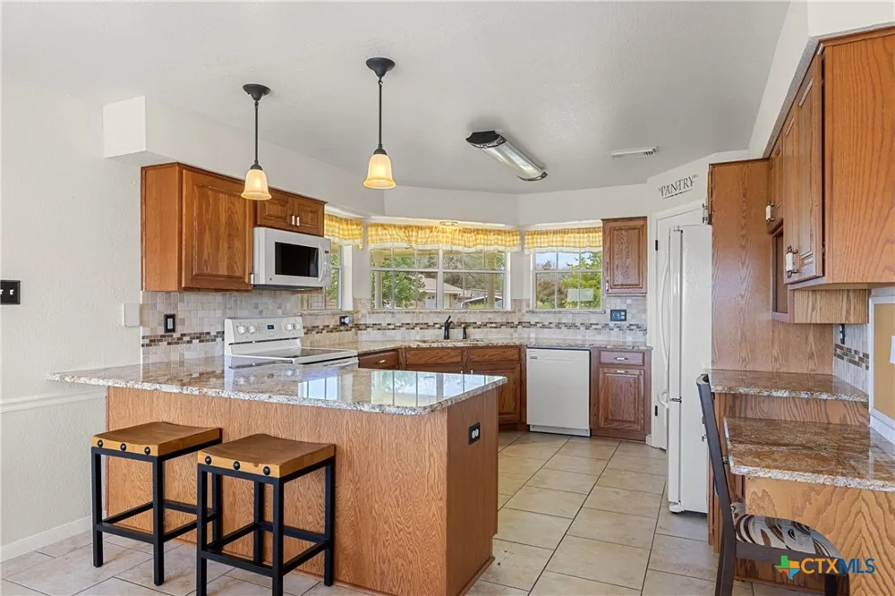 504 Ave N Johnson City, TX 78636