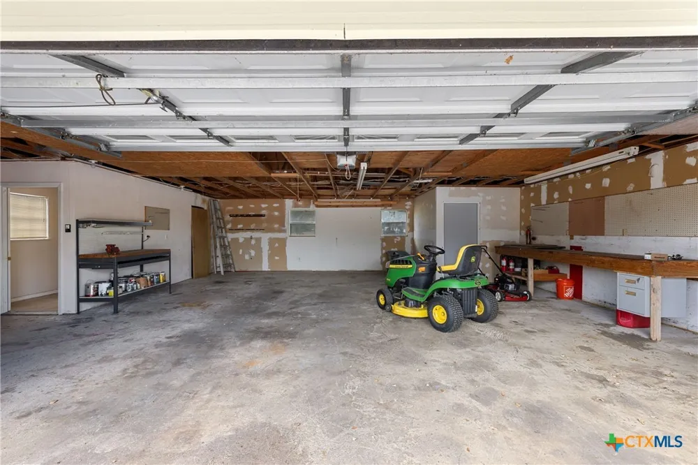 504 Ave N Johnson City, TX 78636