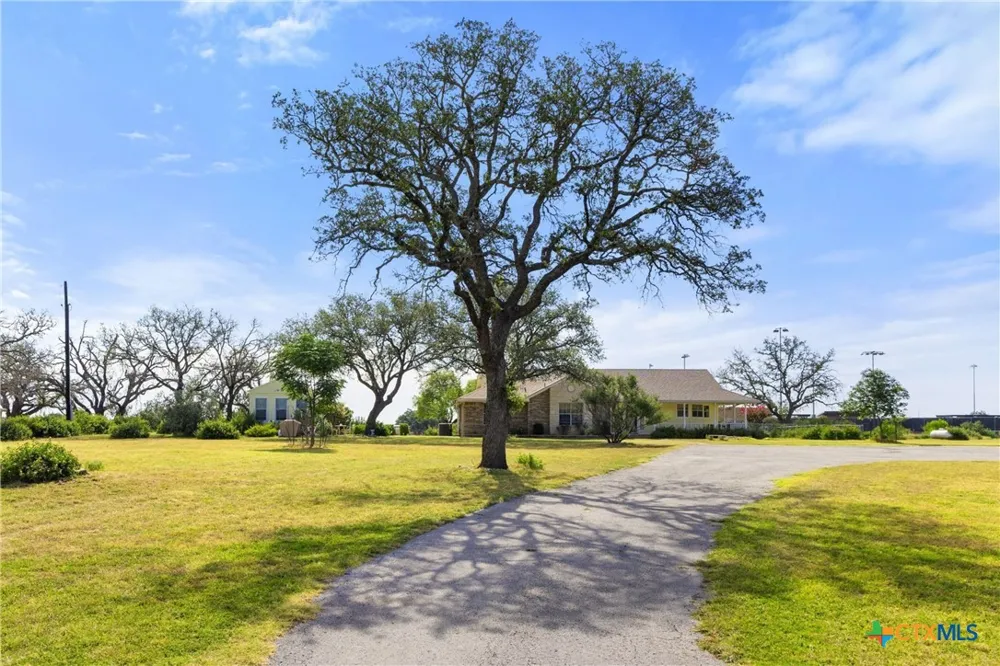 504 Ave N Johnson City, TX 78636