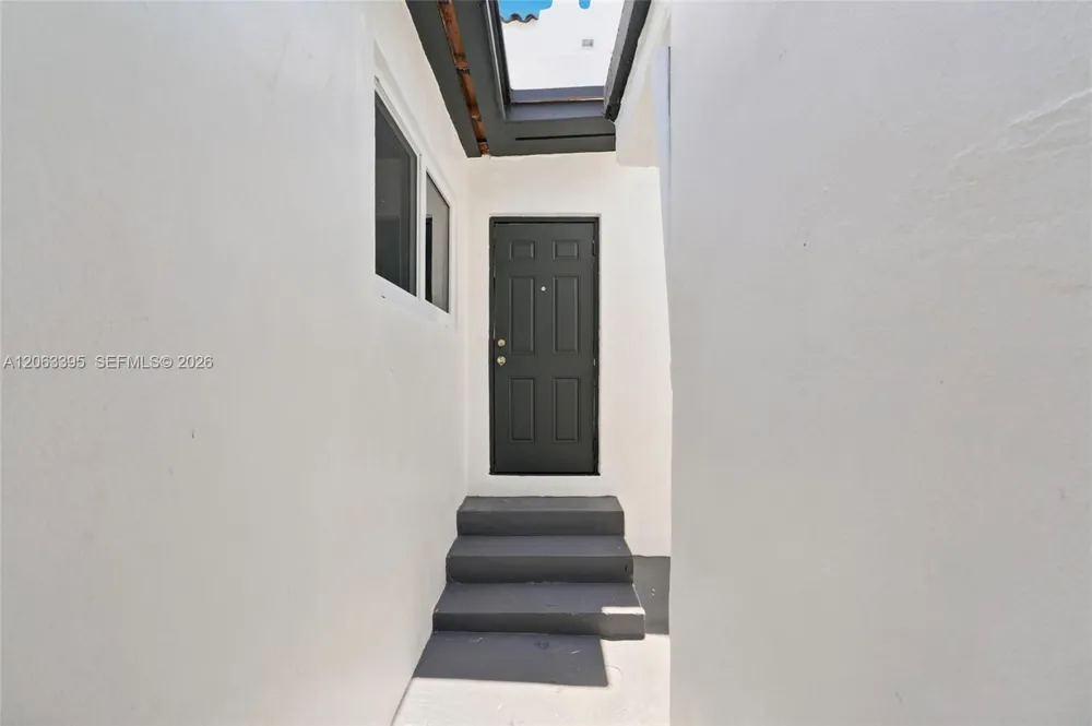 128 NW 9th Ave #7 Miami, FL 33128