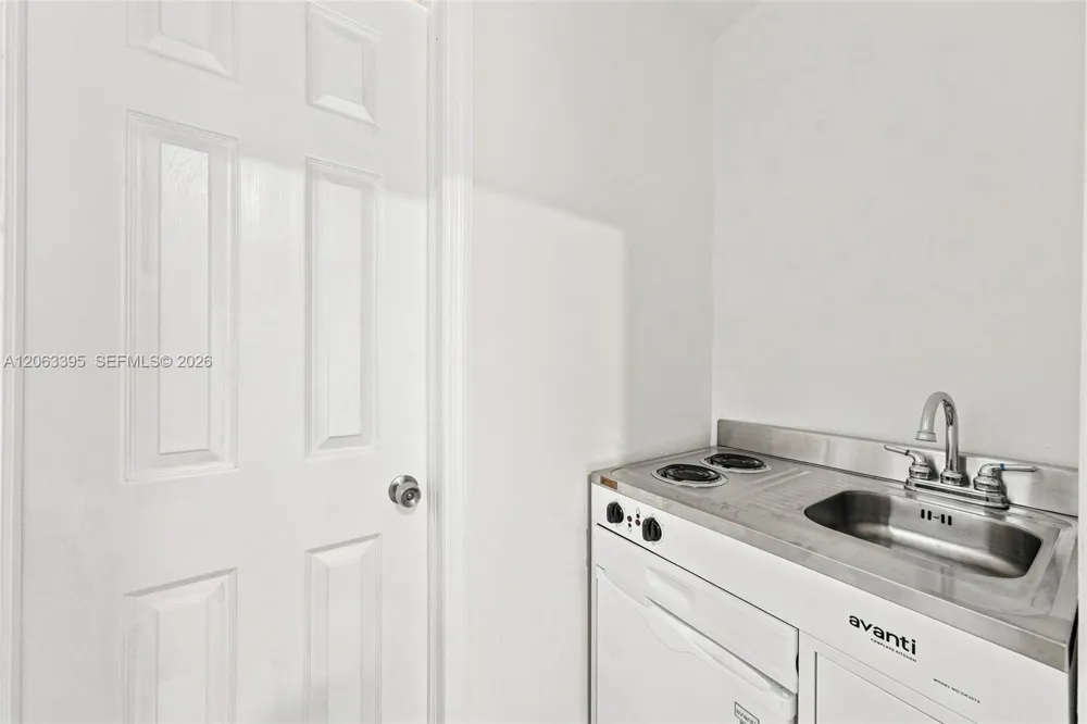 128 NW 9th Ave #7 Miami, FL 33128