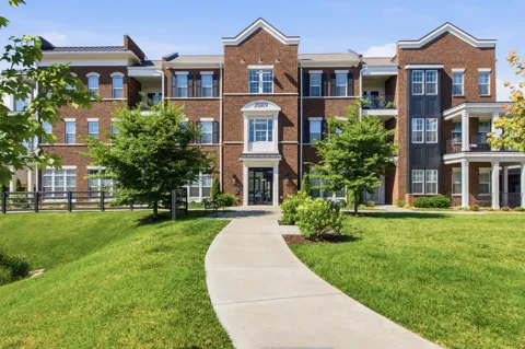 2089 Branford Pl #204
