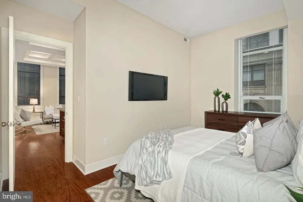 1501 LOCUST STREET #UNIT 701 Philadelphia, PA 19102