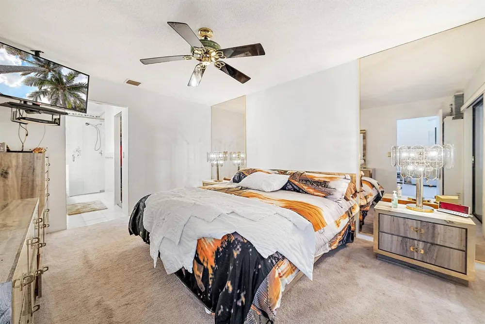 7633 Tahiti Lane #204 Lake Worth, FL 33467