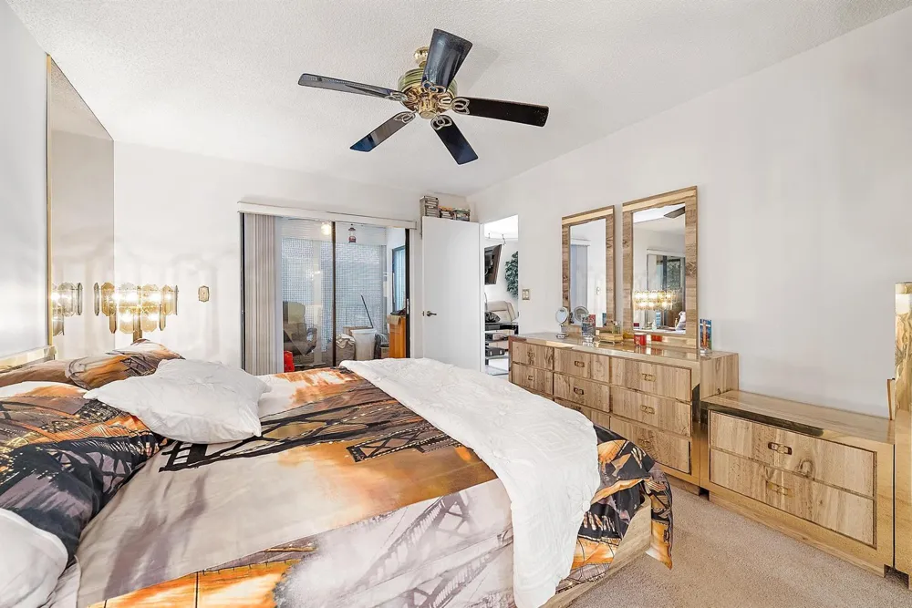 7633 Tahiti Lane #204 Lake Worth, FL 33467