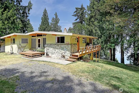 1351 Steffen Place