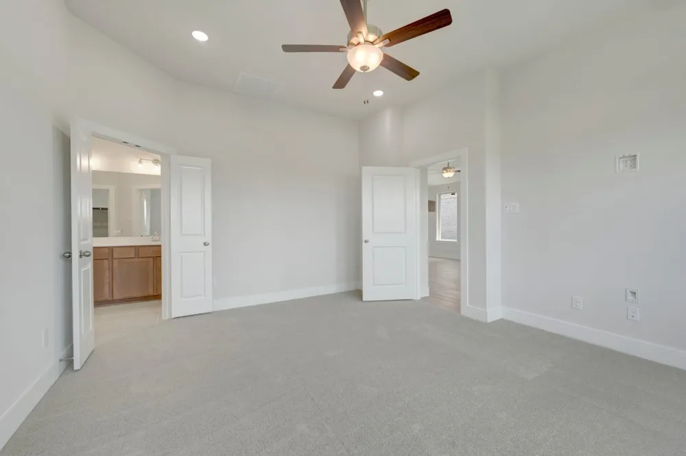 1733 Nesting Robin Lane Denton, TX 76249