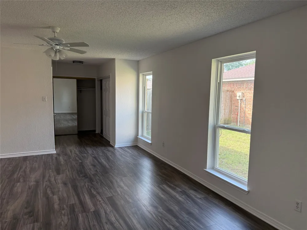 206 E Ridgegate Drive Garland, TX 75040