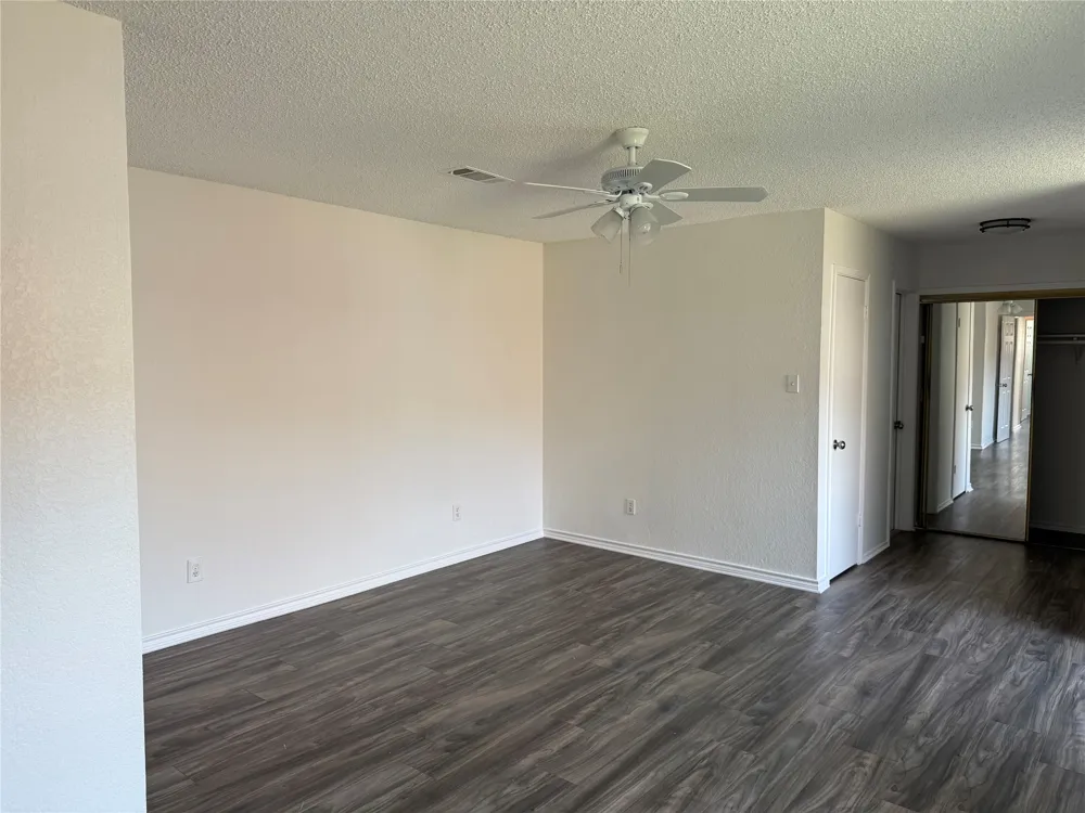 206 E Ridgegate Drive Garland, TX 75040