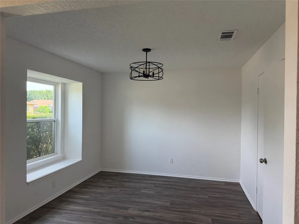206 E Ridgegate Drive Garland, TX 75040