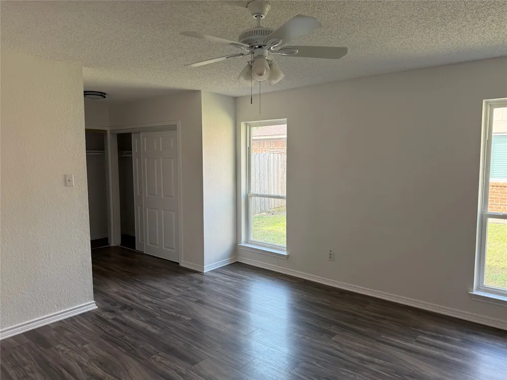 206 E Ridgegate Drive Garland, TX 75040