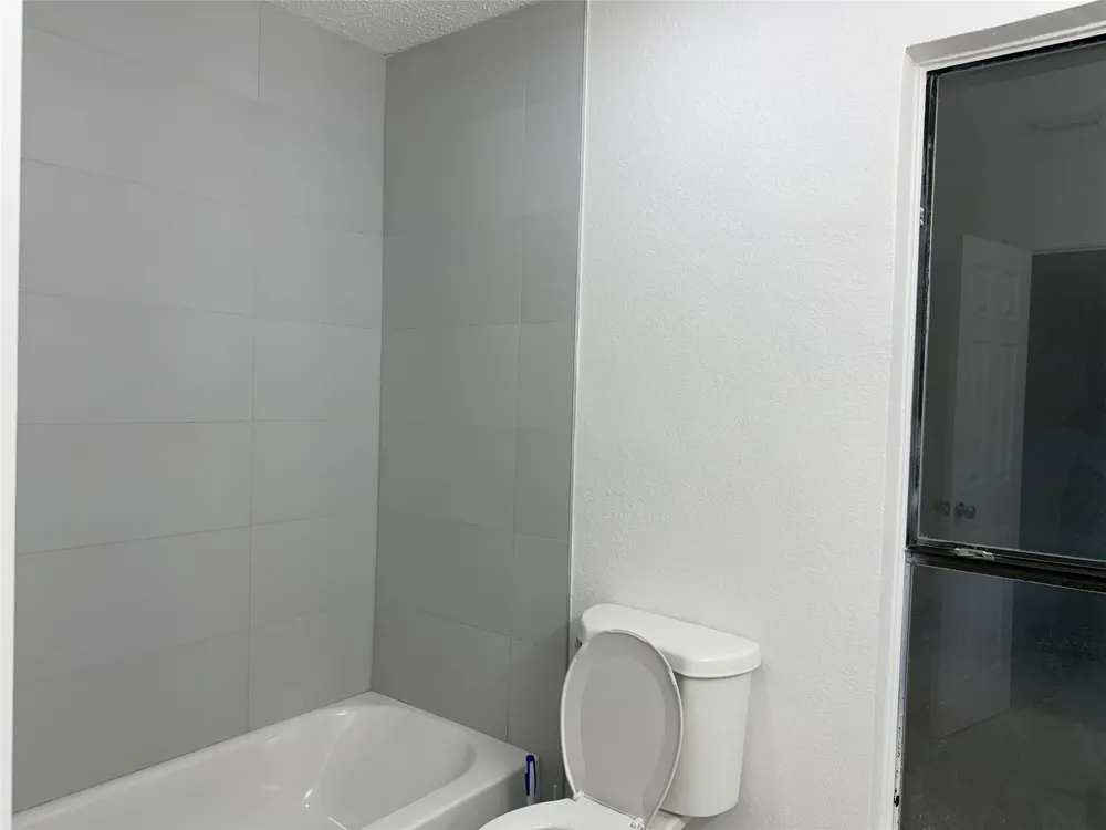 206 E Ridgegate Drive Garland, TX 75040
