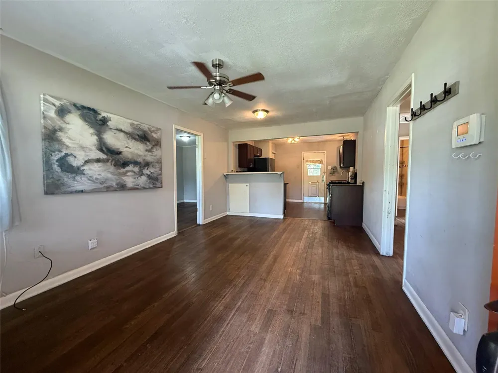 725 Kyle Street Angleton, TX 77515