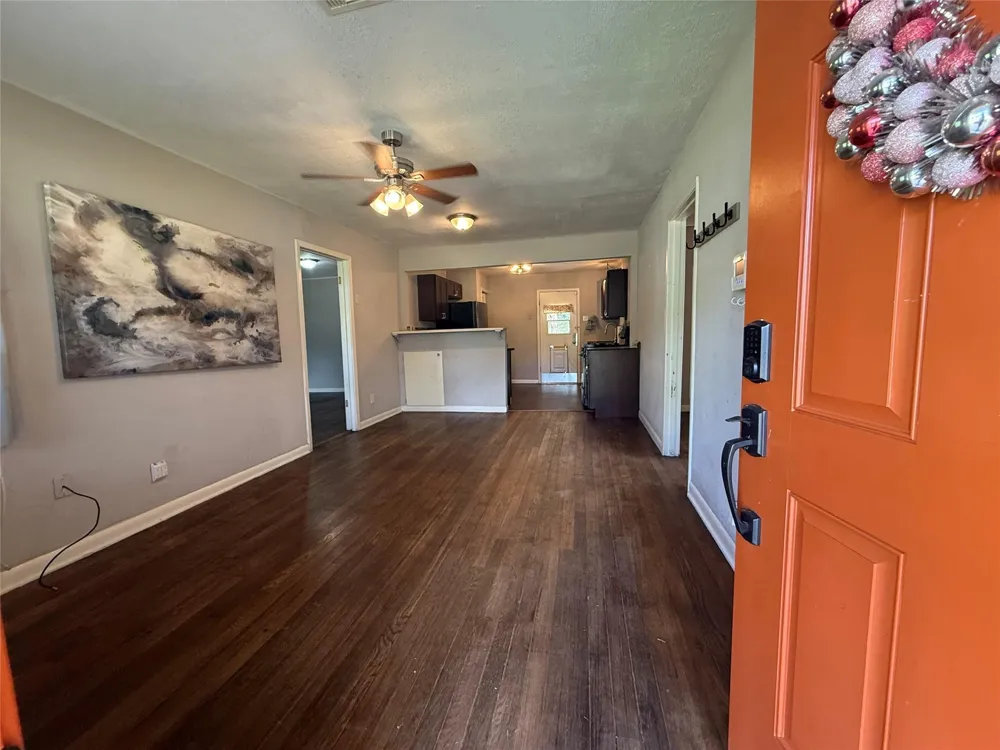 725 Kyle Street Angleton, TX 77515