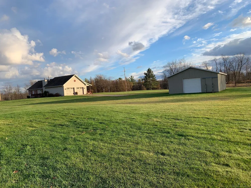 2665 E Moore Road Grant, MI 49327
